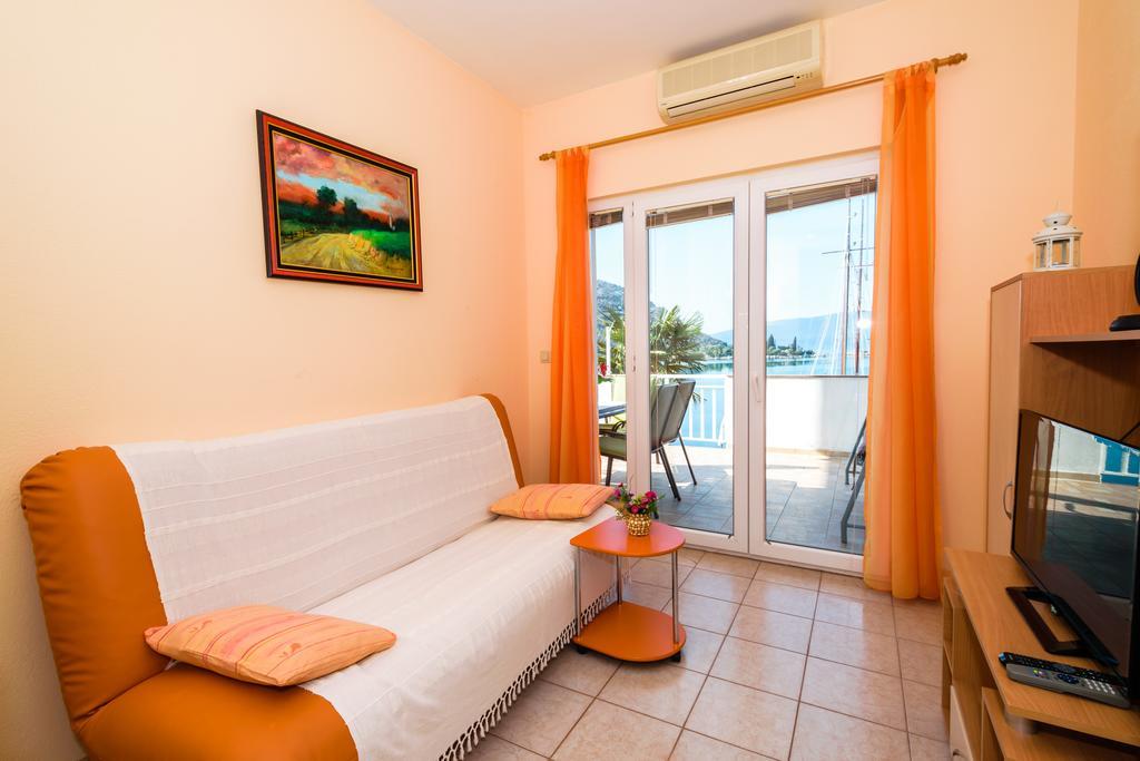 Apartments Galeb Blace Εξωτερικό φωτογραφία