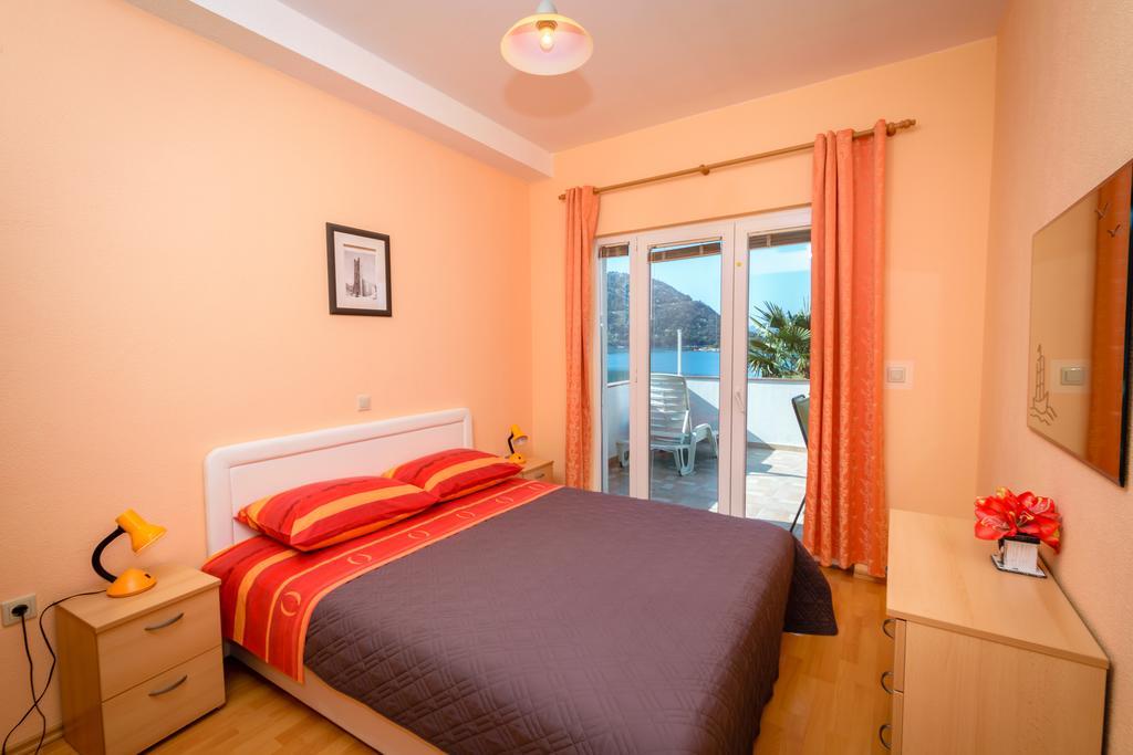 Apartments Galeb Blace Εξωτερικό φωτογραφία