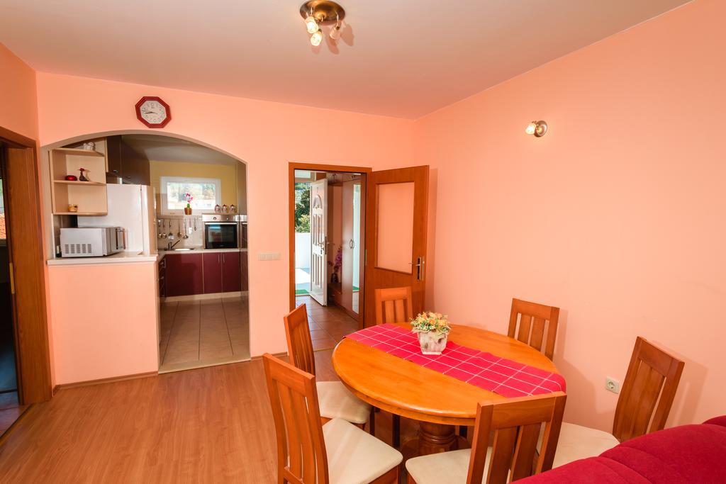 Apartments Galeb Blace Εξωτερικό φωτογραφία