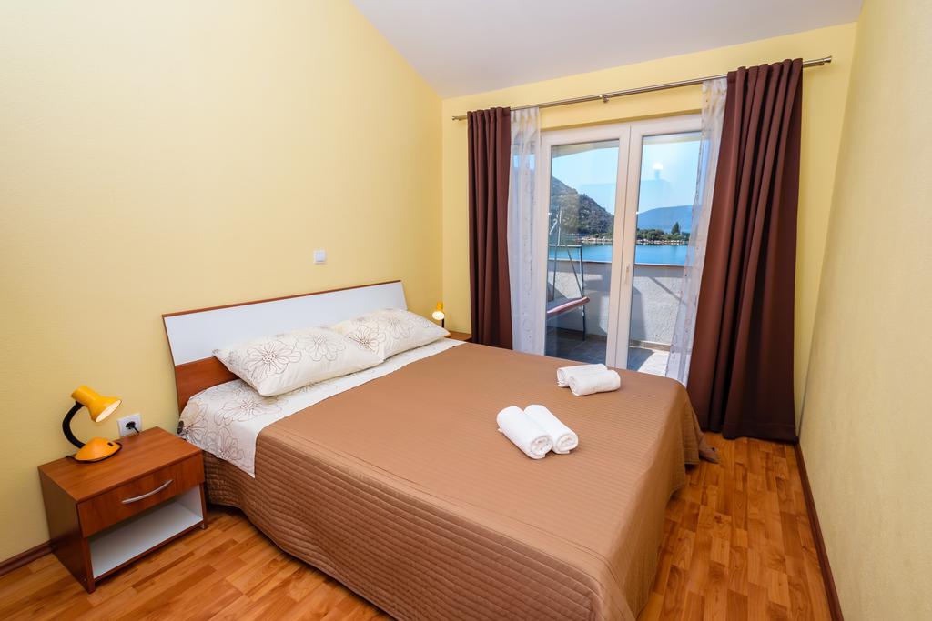 Apartments Galeb Blace Εξωτερικό φωτογραφία