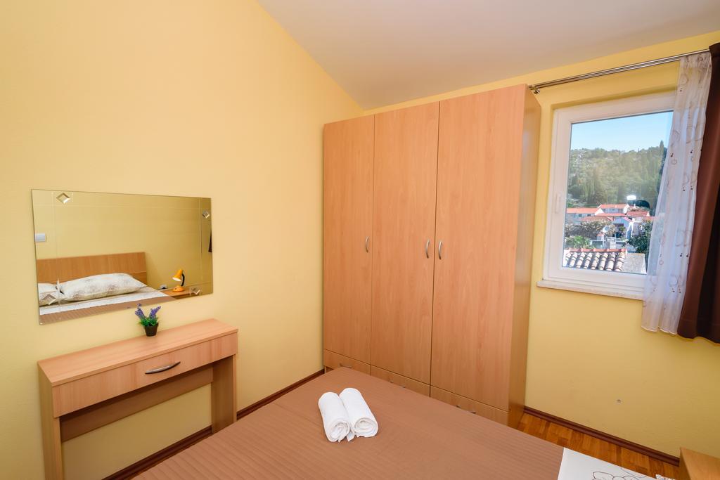 Apartments Galeb Blace Εξωτερικό φωτογραφία