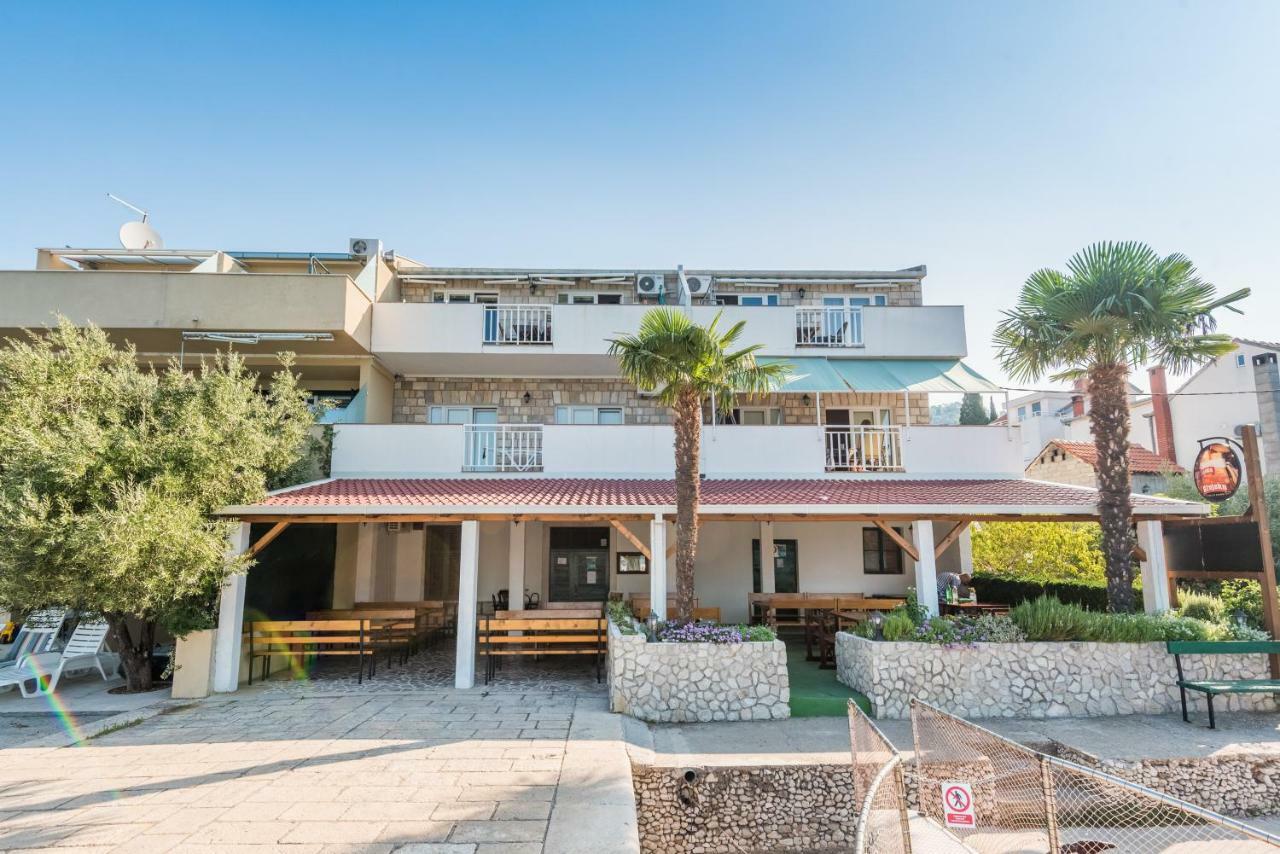 Apartments Galeb Blace Εξωτερικό φωτογραφία